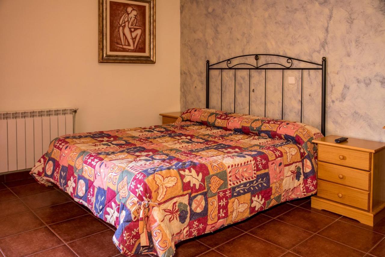 Hospedaje Rural Casa Parri Poveda de la Sierra Esterno foto