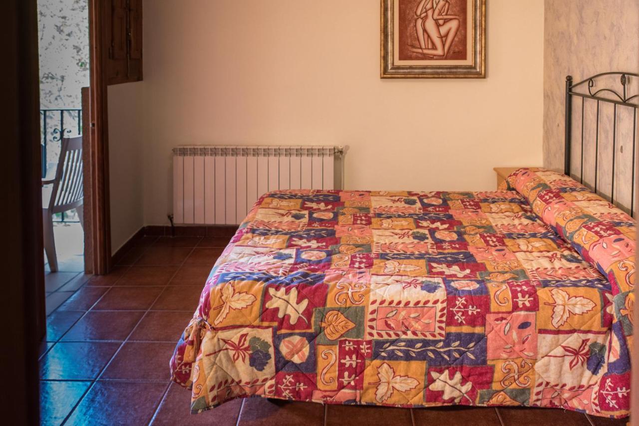 Hospedaje Rural Casa Parri Poveda de la Sierra Esterno foto